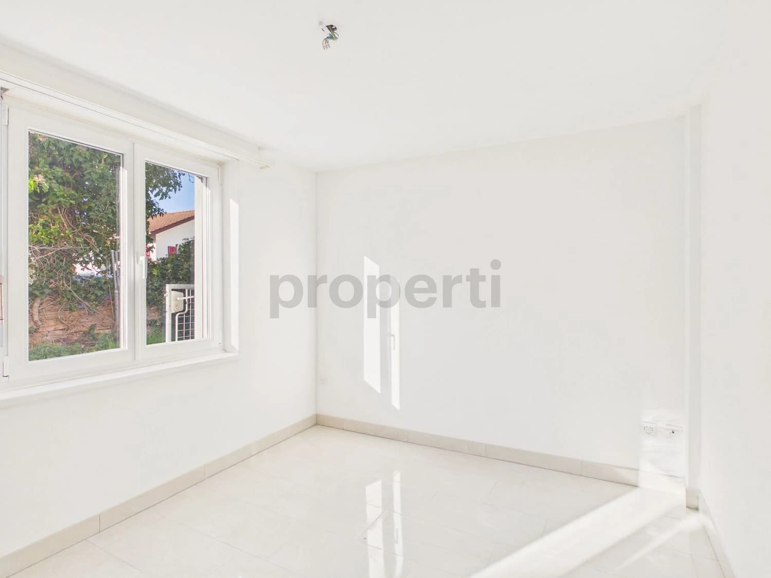 Modernes 5.5-Zimmer-Einfamilienhaus mit Balkon, Freienbach