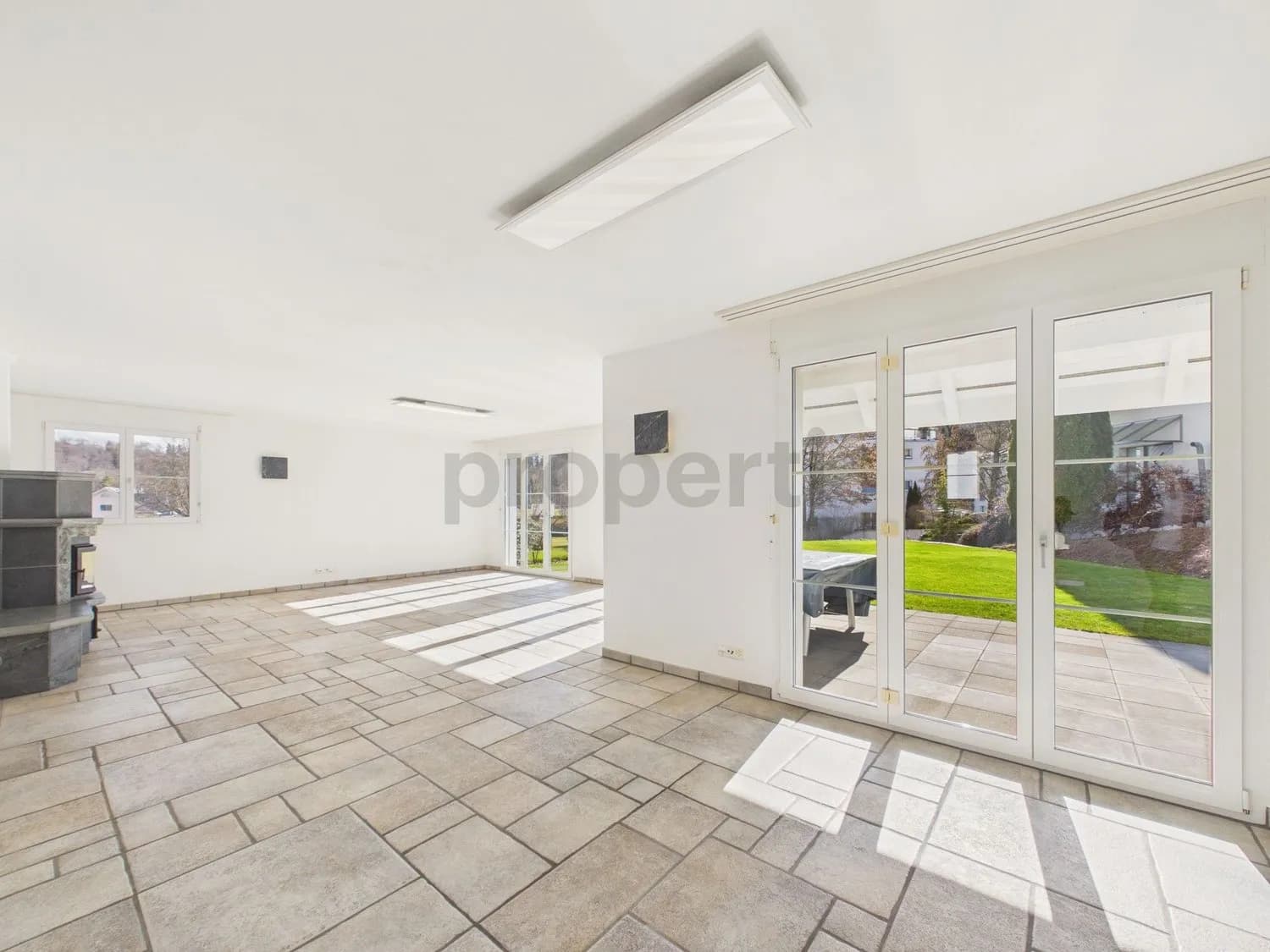 Modernes freistehendes 5.5-Zimmer-Einfamilienhaus mit Doppelgarage und zwei E-Ladestationen in Lindau