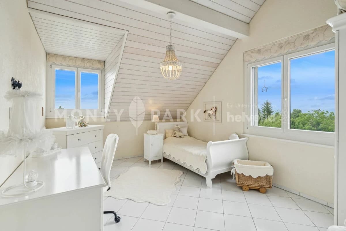 Wohnen mit Aussicht - Gepflegtes 5.5-Zimmer-Haus am Pfannenstiel