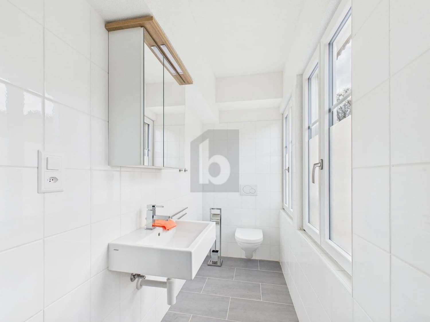 RENOVIERT UND MÖBLIERT MIT FLEXIBLER MIETDAUER