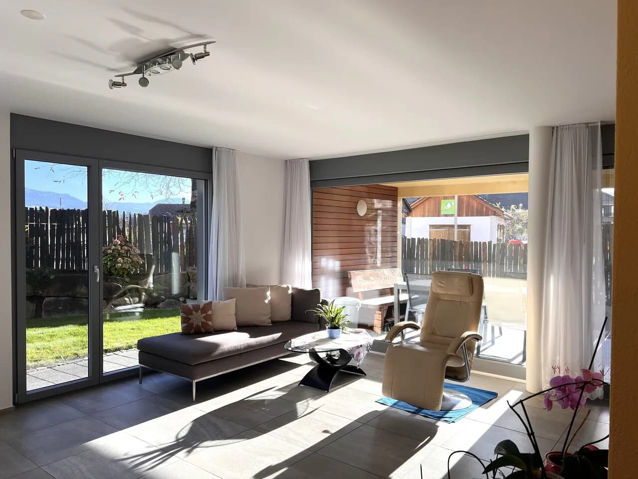 Helle 4½-Zi-Gartenwohnung mit Carport und Garten