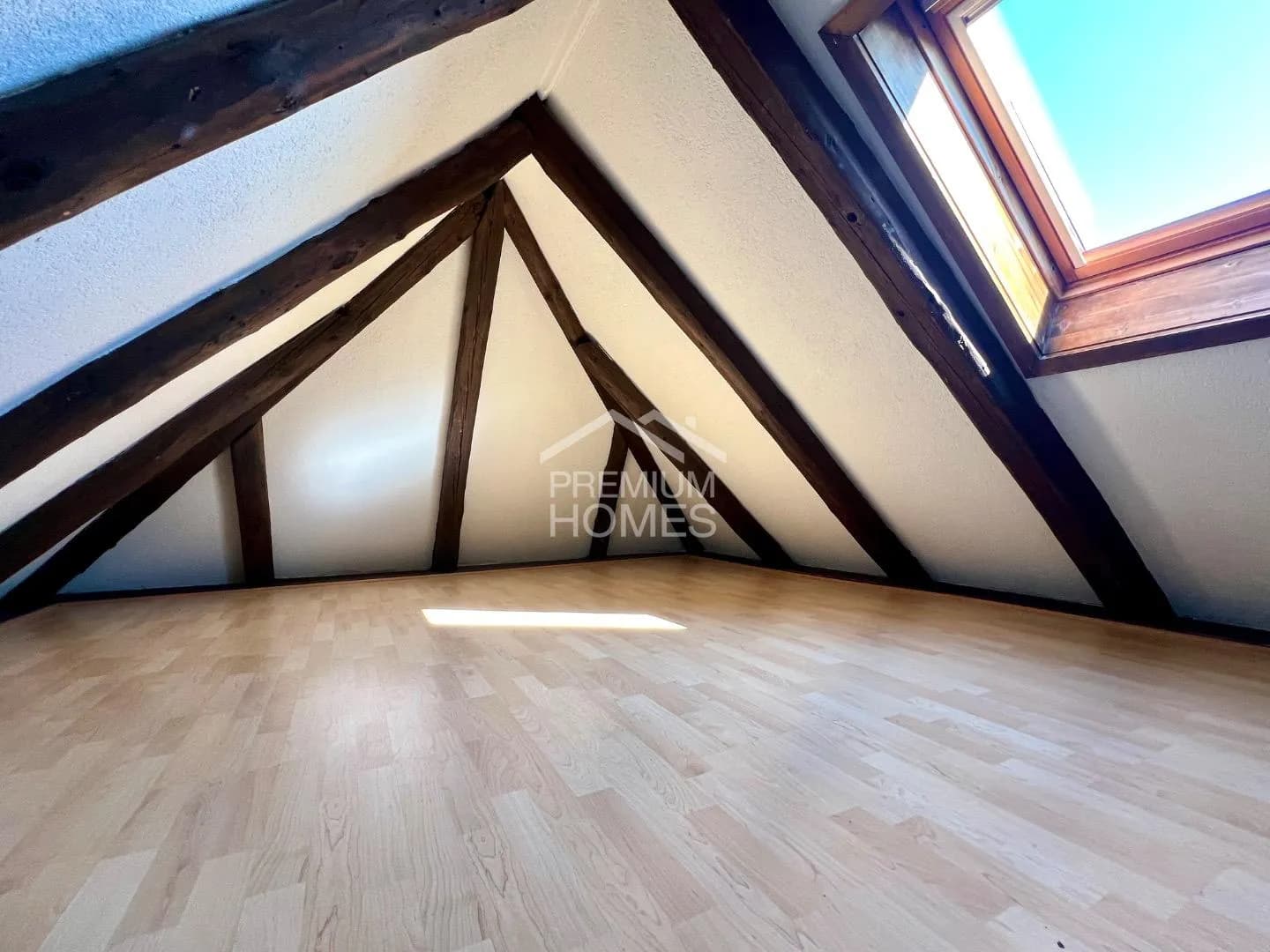 Rarität mit Weitsicht: MFH mit Baulandreserve und Bergblick