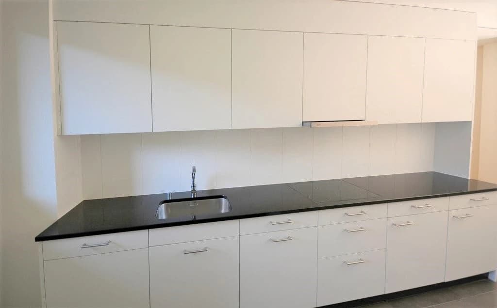 Träumen Sie von einer Altbauwohnung direkt am Rhein?