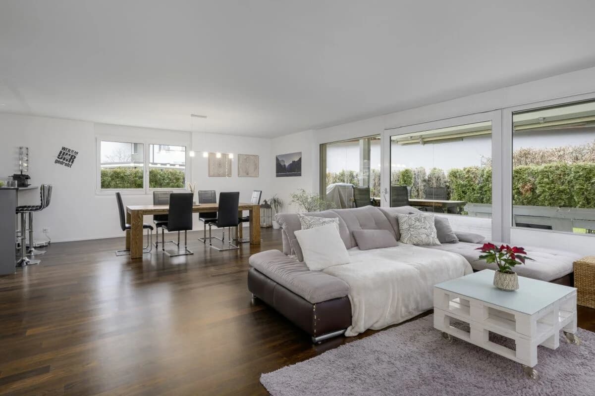 Grosszügige Gartenwohnung - stilvoll und modern