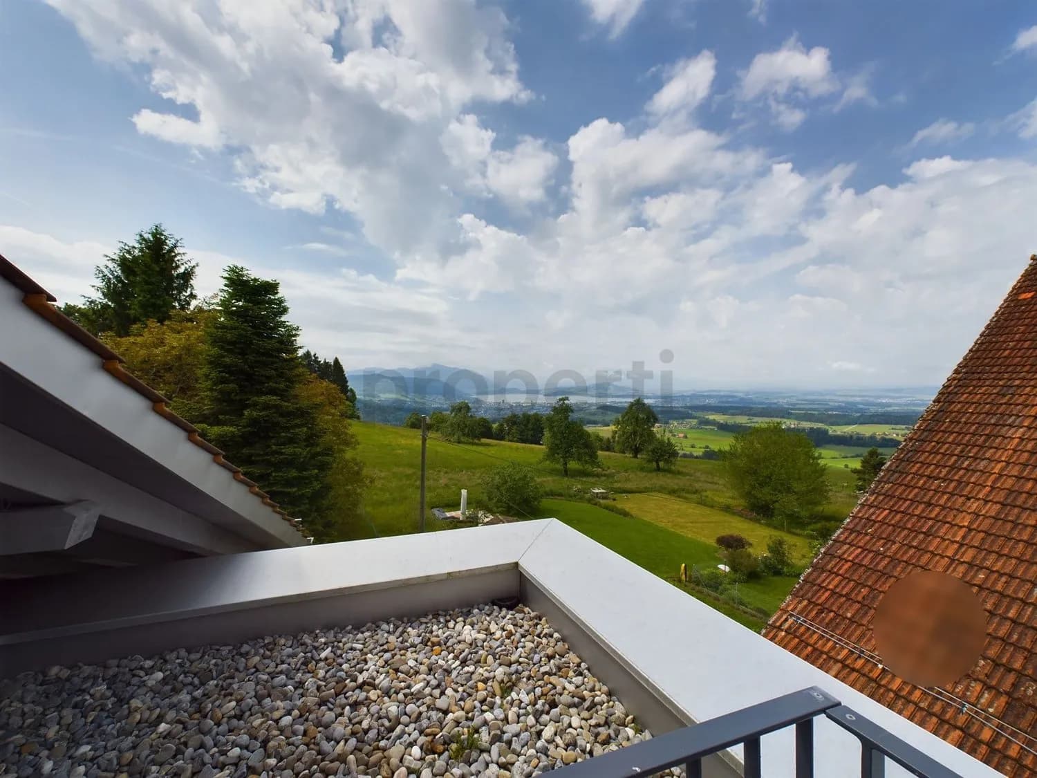 Grosszügige 3.5-Zimmer-Attikawohnung mit traumhafter See- & Bergsicht in Hausen am Albis