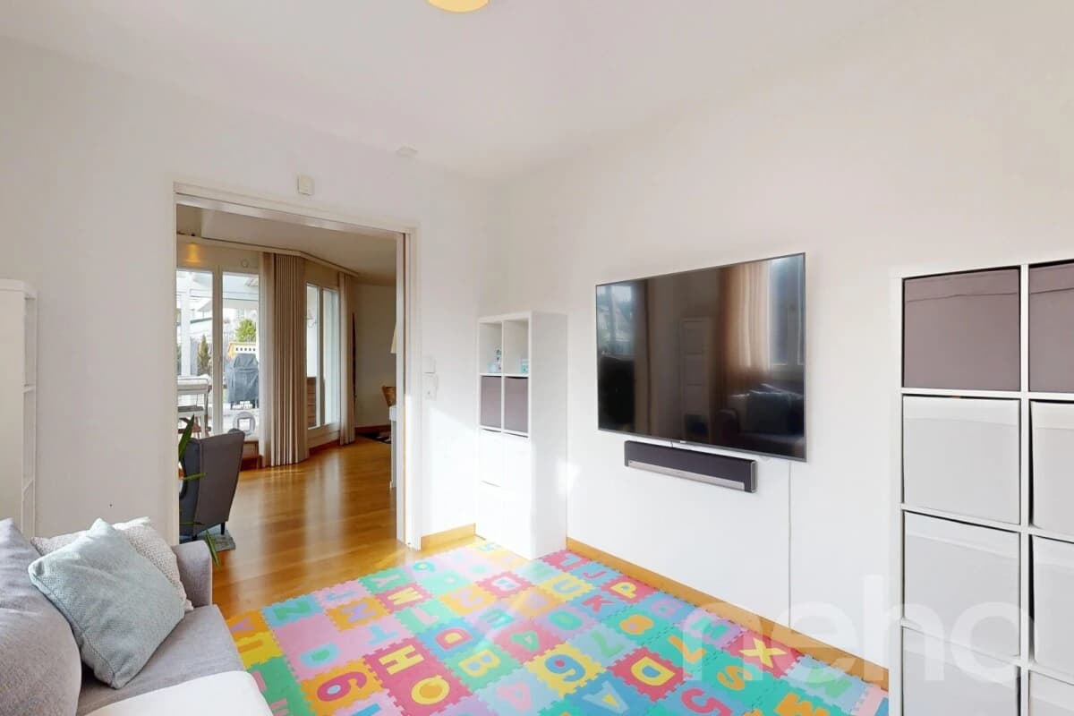 5.5-Zimmer-Gartenwohnung mit grossem Privatgarten und Hobbyraum