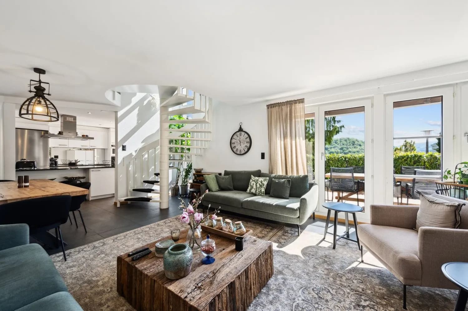 Modernes 6.5-Zimmer-Einfamilienhaus mit eindrucksvollem Panoramablick