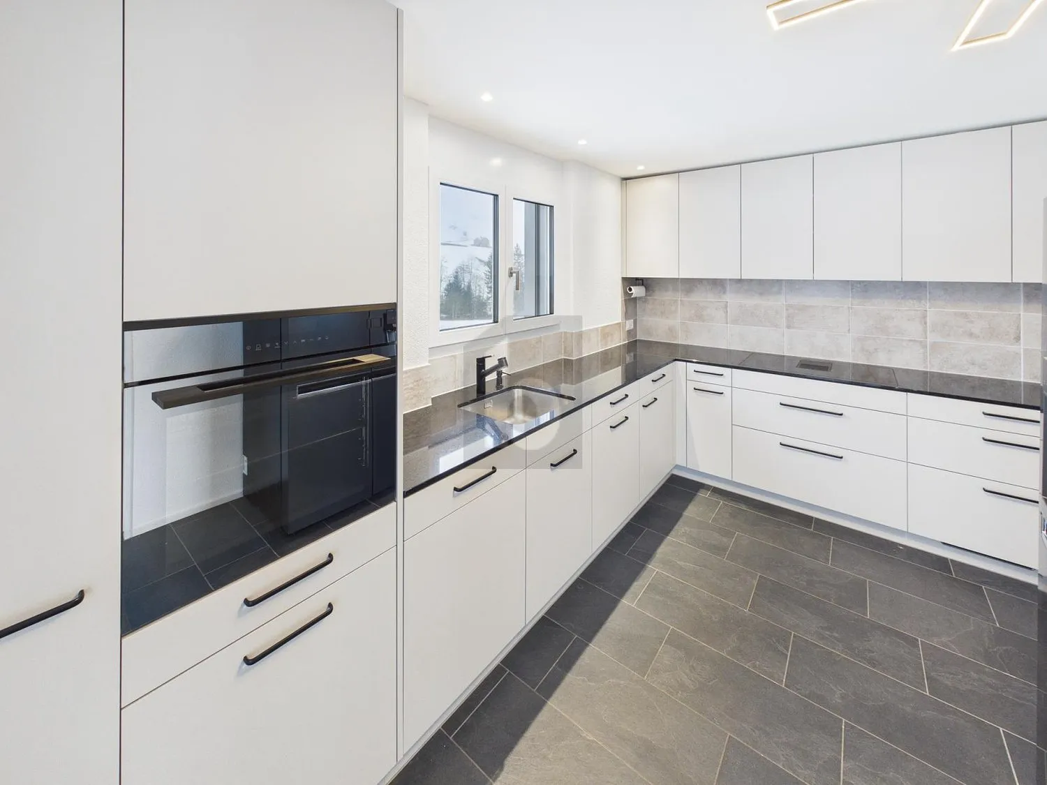 LICHTDURCHFLUTET, MODERN, HAUSTIERFREUNDLICH