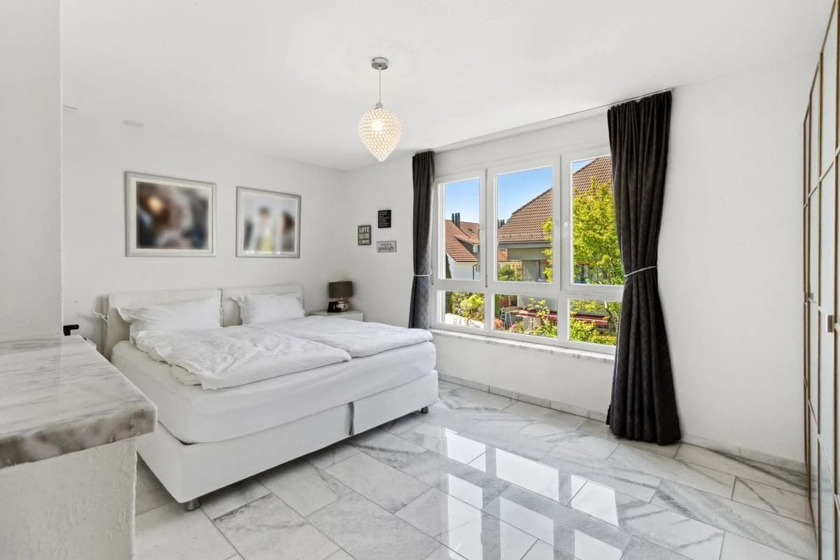 Attika-Wohnung mit Panoramablick in Oberwil-Lieli