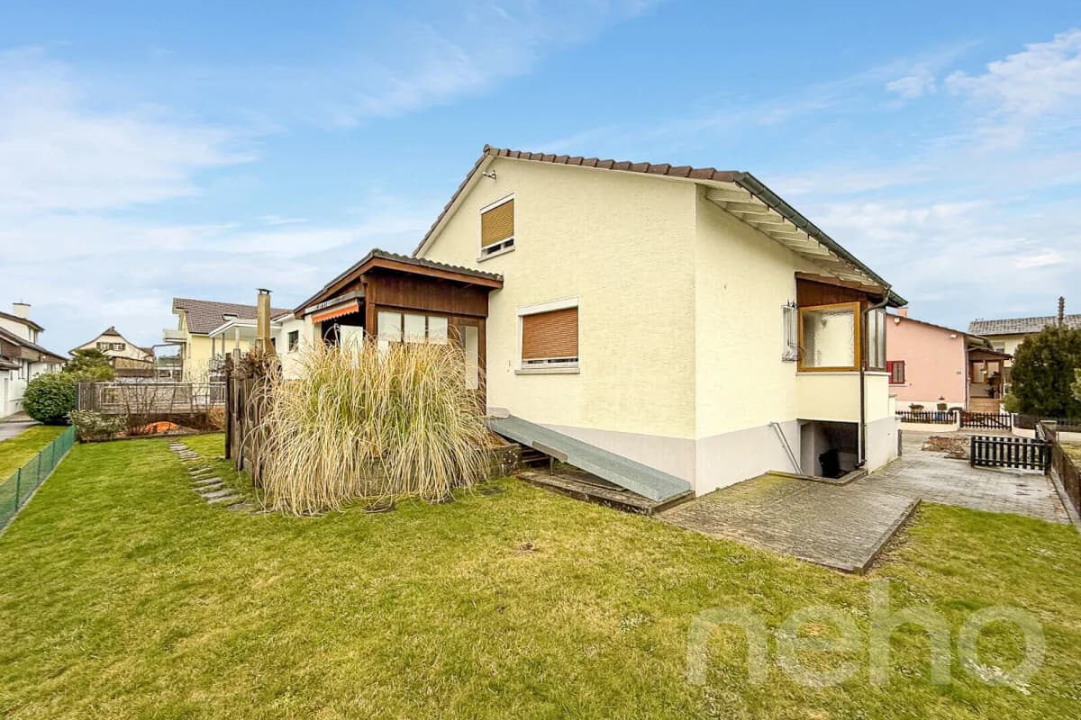 Freistehendes Einfamilienhaus an bevorzugter Lage mit Ausbaupotential