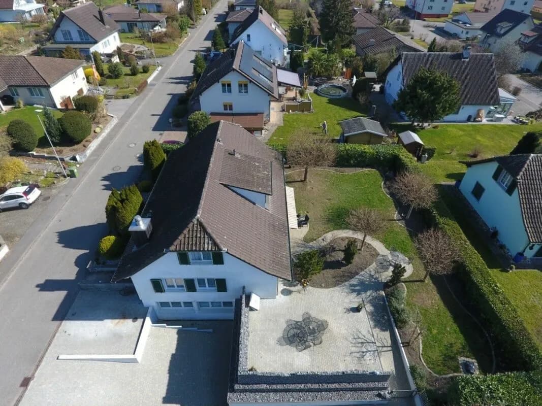 Einfamilienhaus mit grossem Garten