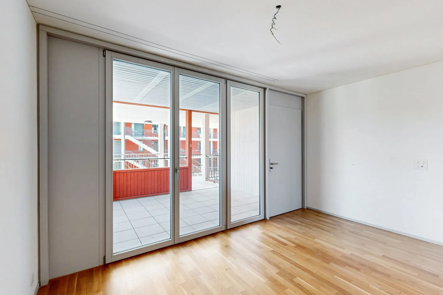 Moderne und zentrale Wohnung in Zürich - befristet bis 30.09.2027!