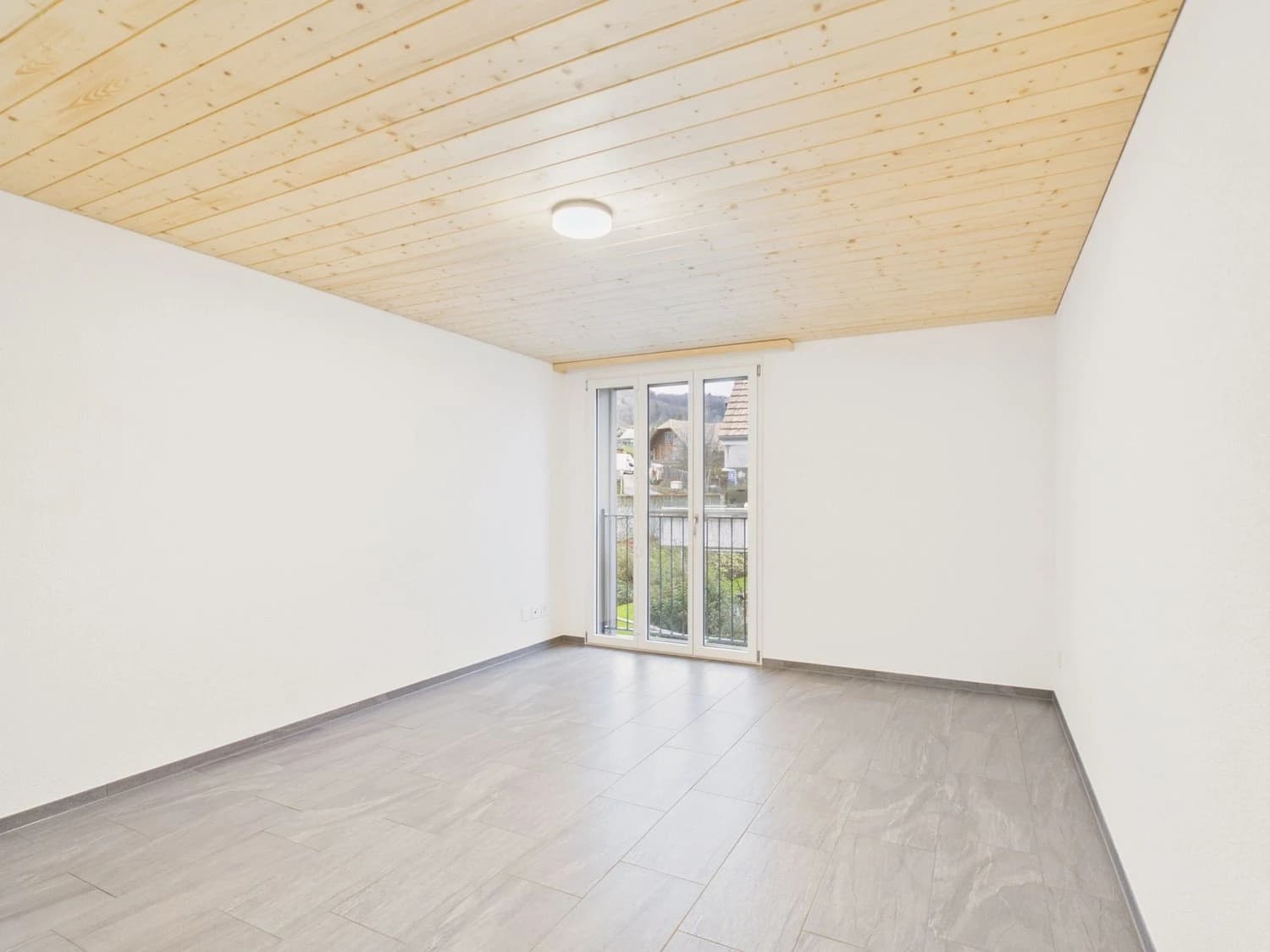 Neue 6-Zimmer Wohnung in Thurnen