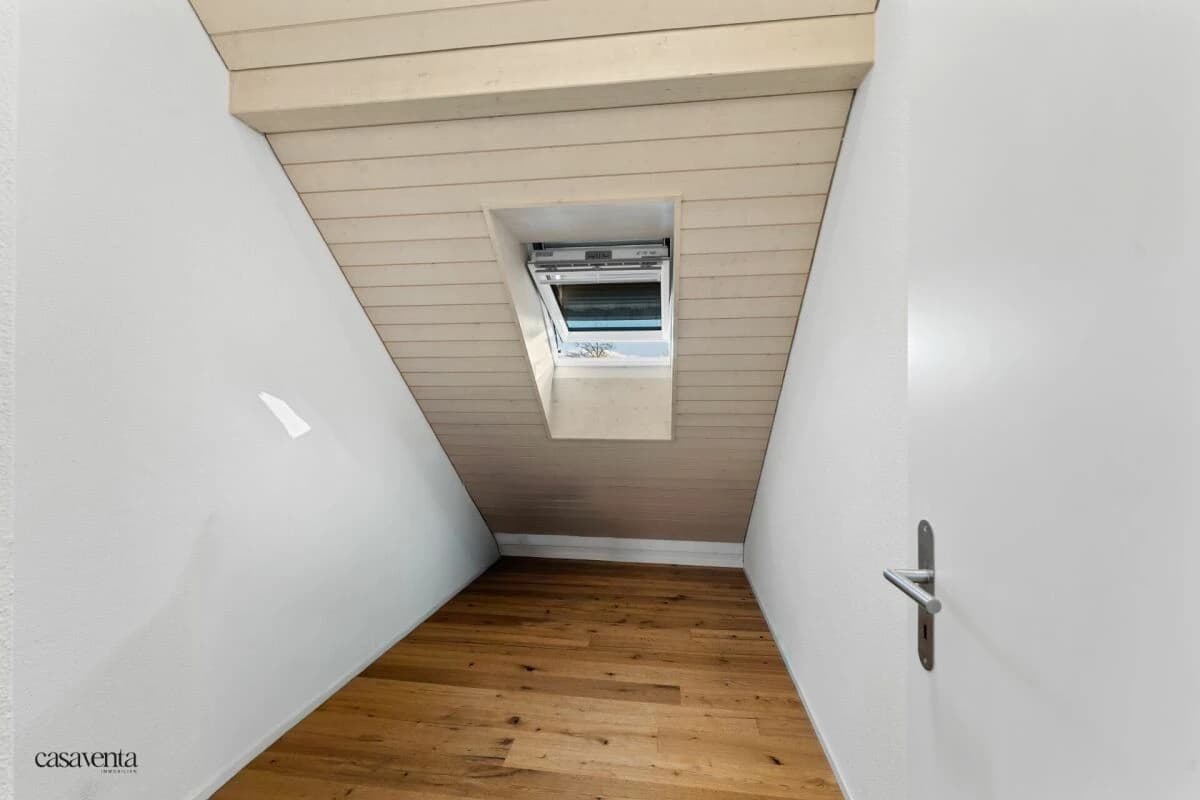 Moderne Dachmaisonette mit Einfamilienhaus-Charakter - bankengeprüft