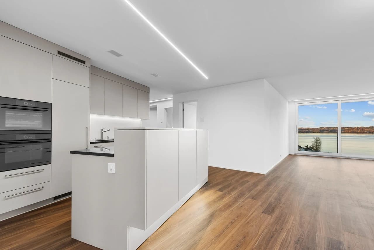 Exklusives Wohnen mit traumhaftem Blick auf den Zürichsee!