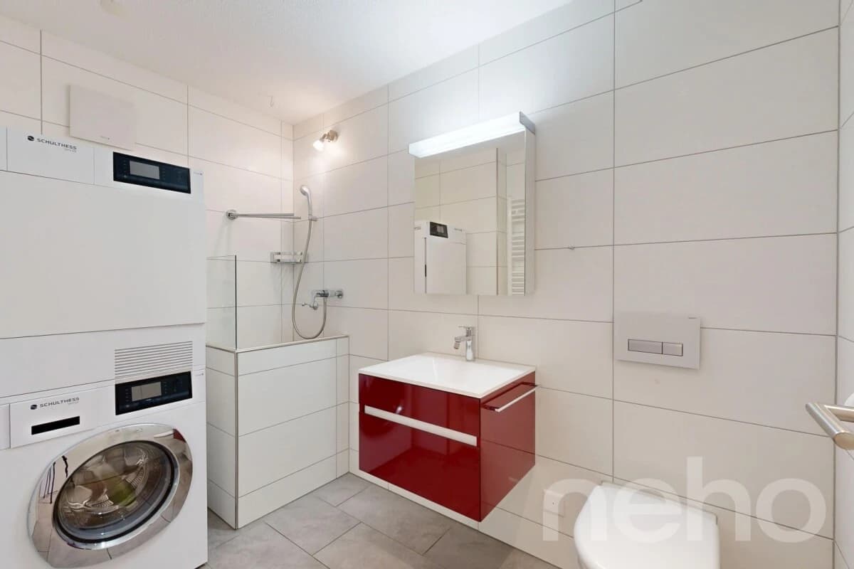 Modern, lichtdurchflutet und zentral gelegen mit schöner Weitsicht