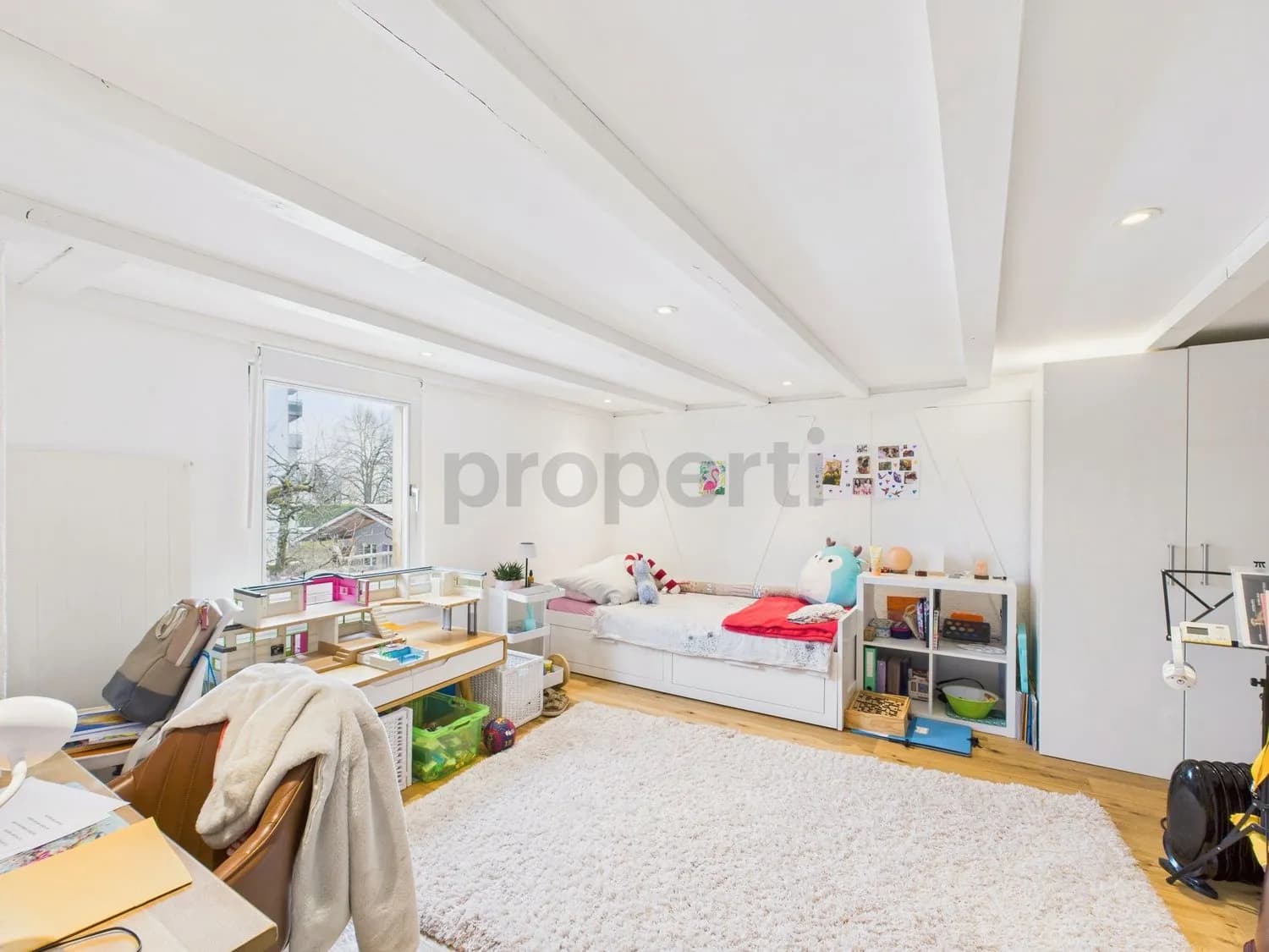 Neu renoviertes 5-Zimmer-Eckhaus mit Garten in Wetzikon