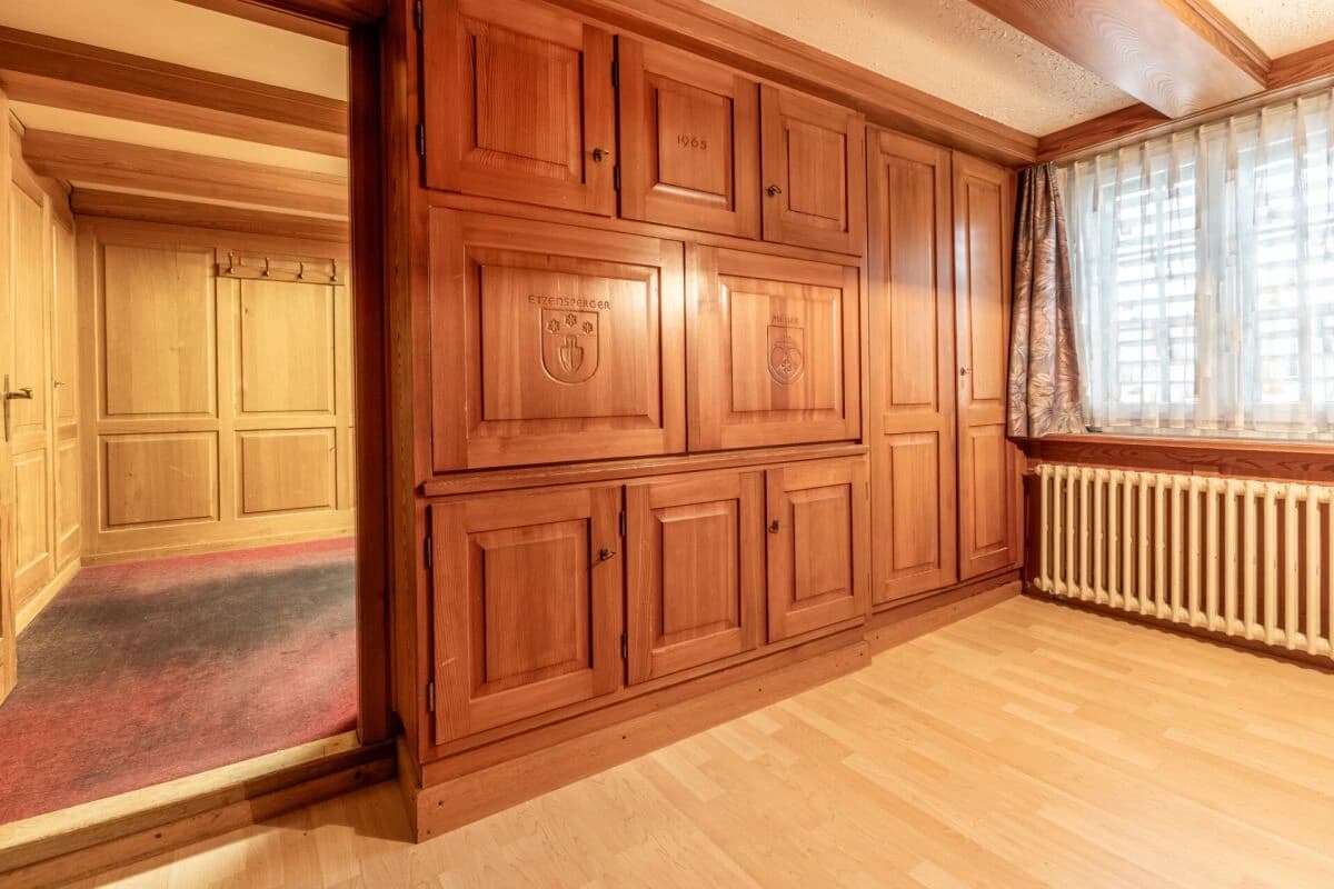 Potenzialreiches Bauernhaus mit drei Wohneinheiten und Scheune