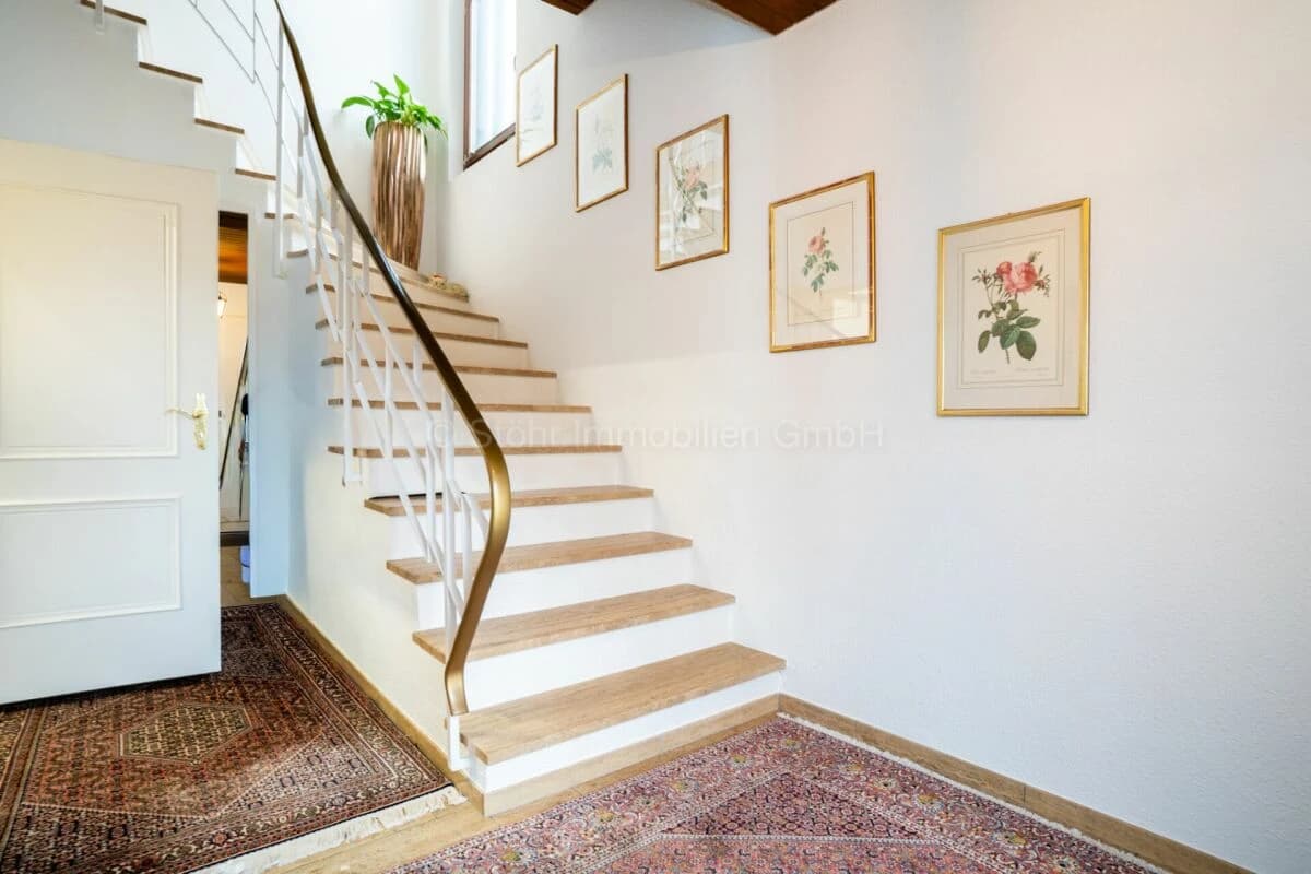 Freistehendes 7-Zimmer Einfamilienhaus mit viel Potenzial