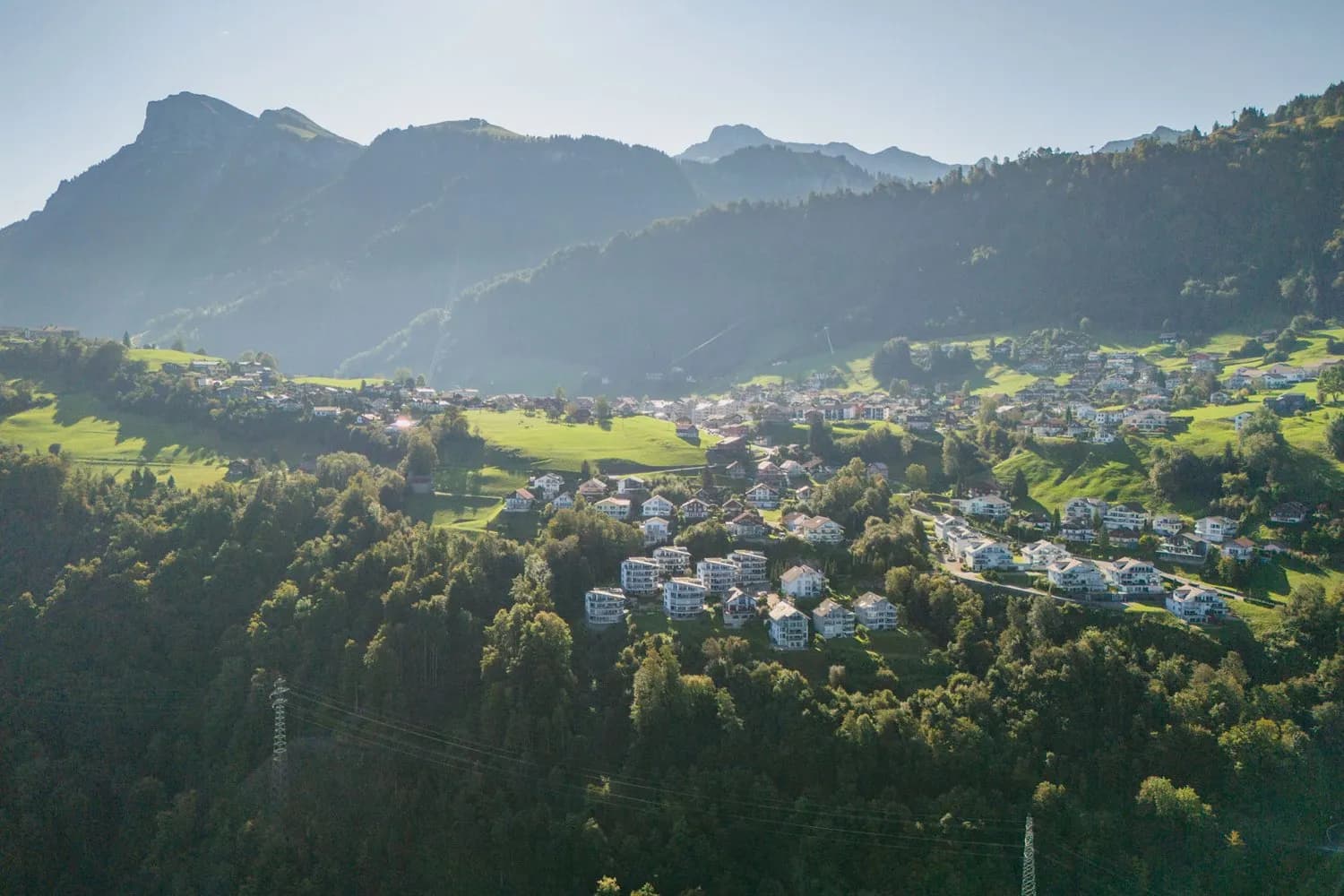 Stilvoll wohnen zwischen Bergen und Natur