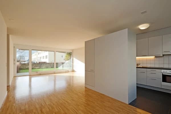 Moderne Wohnung mit sonnigem Balkon