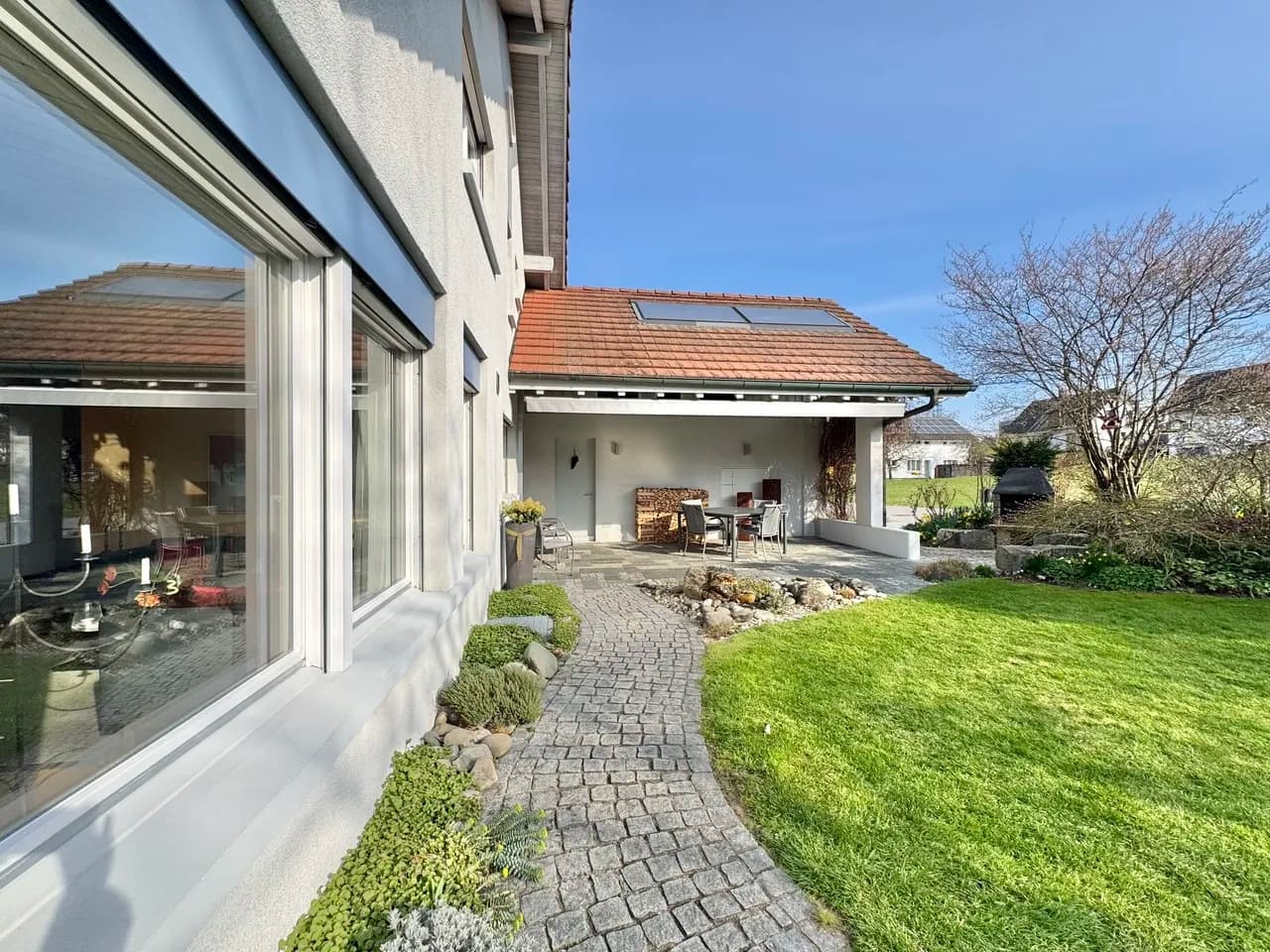 Stilvolles Einfamilienhaus mit sonnigem Garten - bevorzugte Lage