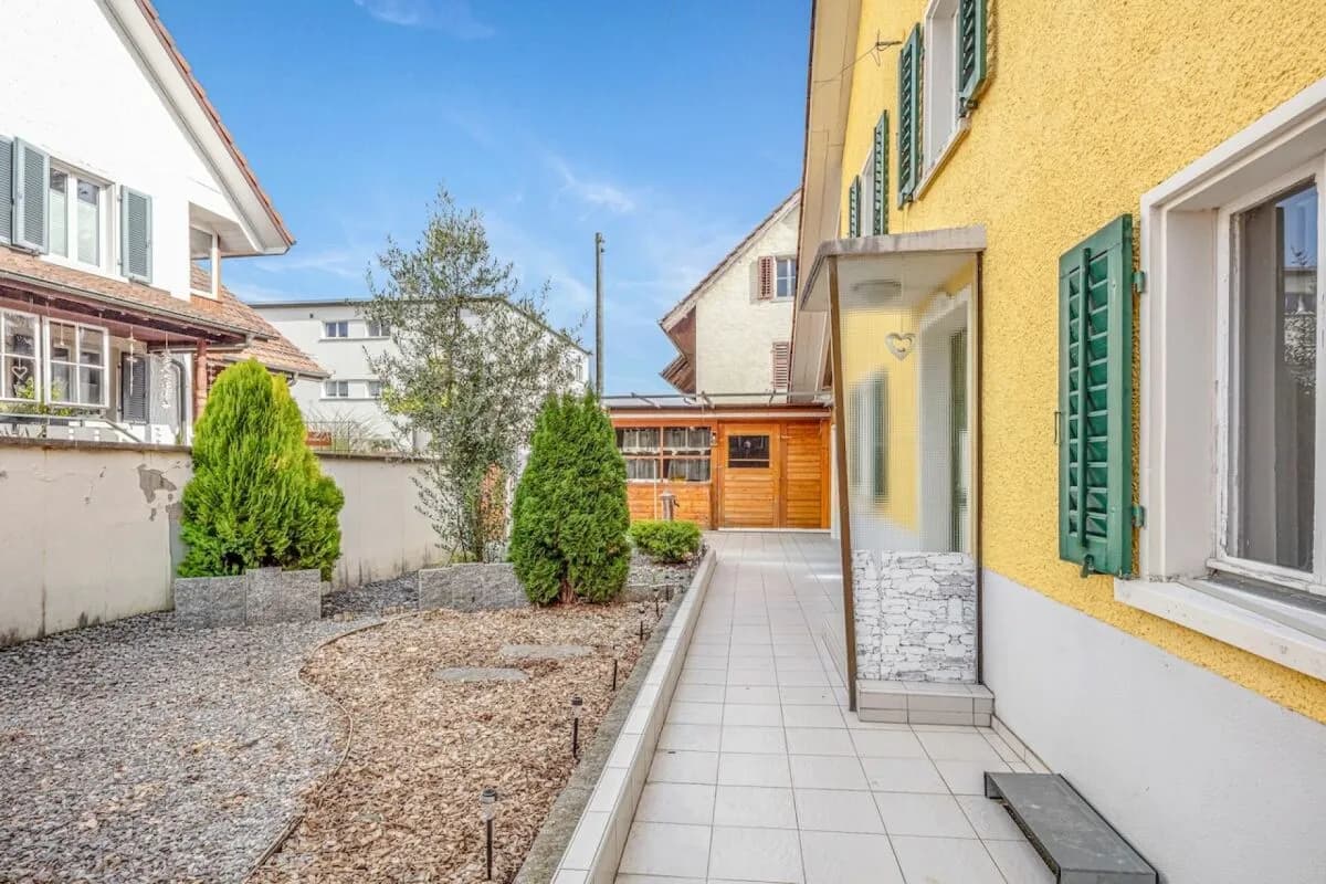 EINFAMILIENHAUS MIT POTENZIAL