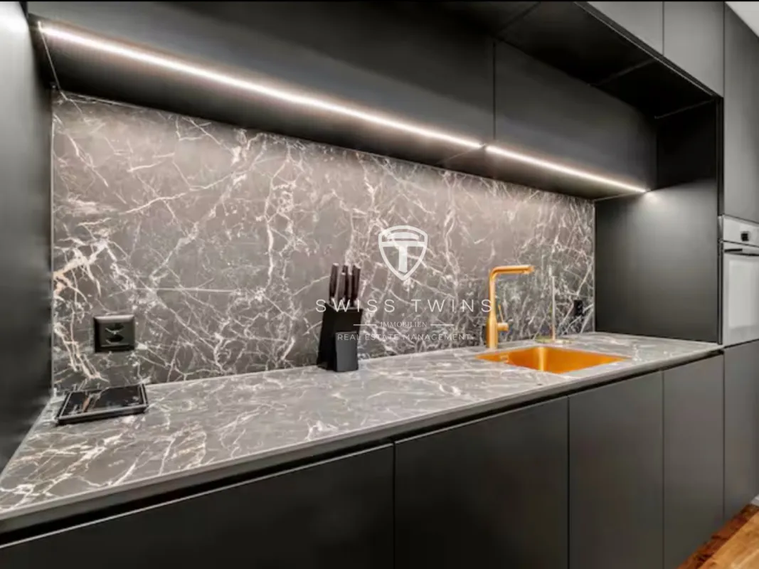 Luxuriöse 3.5-Zimmer-Terrassenwohnung mit 132m² Privat-Terrasse und traumhafter Aussicht auf Pilatus & Rigi