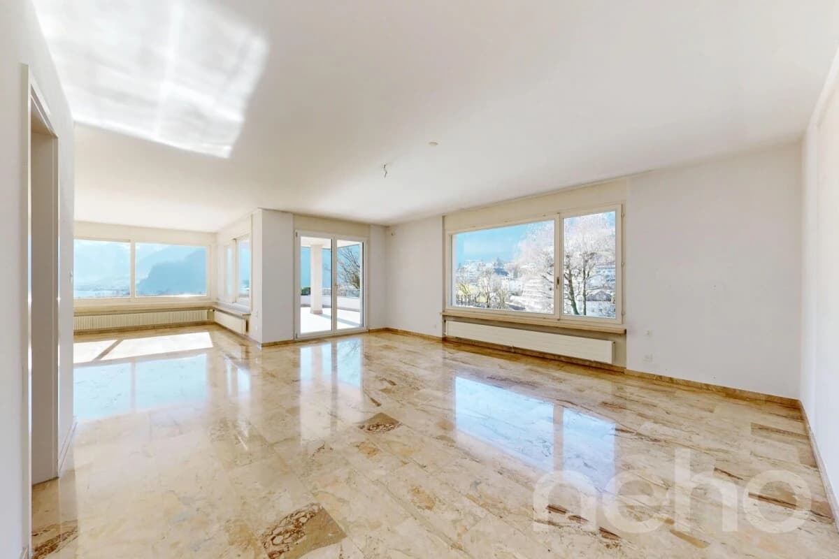 Elegante Wohnresidenz mit separaten Atelier und Panoramasicht