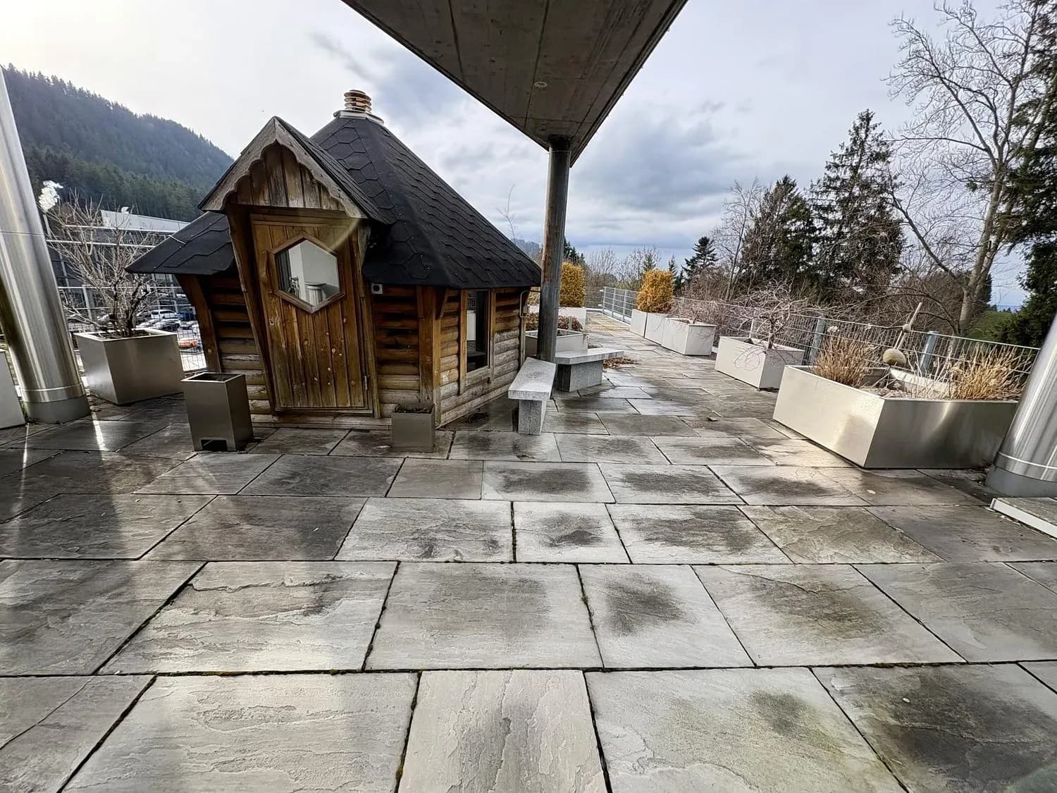 GROSSZÜGIG MIT TERRASSE UND SAUNA