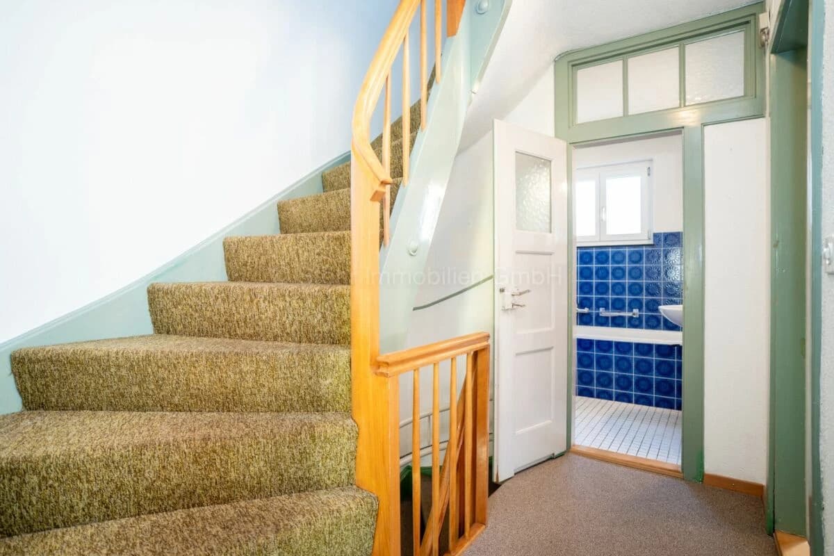 Charmantes 5.5 Zimmer Mittelhaus mit Potenzial an beliebter Lage