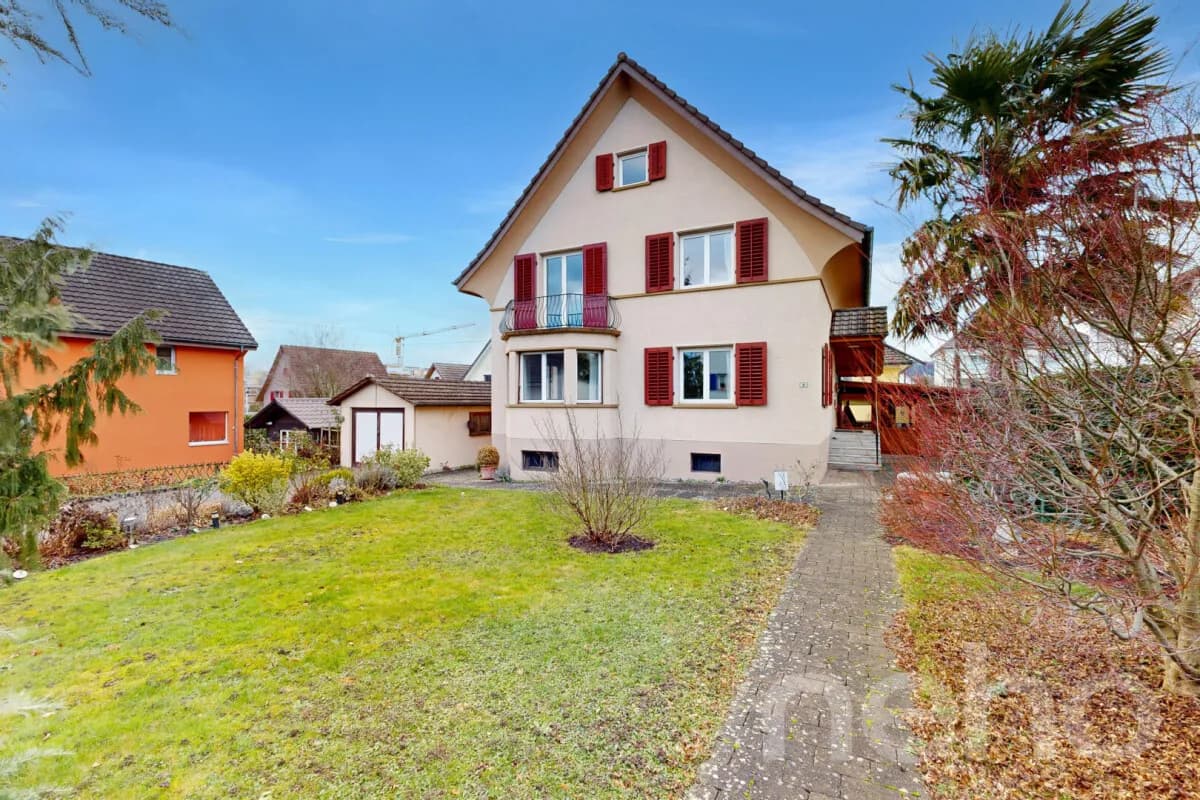 4-Zimmerhaus mit Ausbaupotenzial an ruhiger und doch zentraler Lage