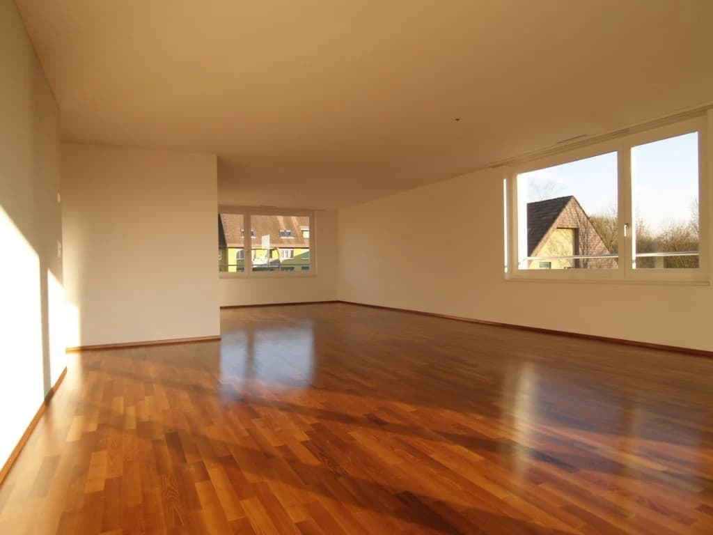 Lichtdurflutete, grosszügige Räume mit grüner Umgebung / Mieten ohne Kaution