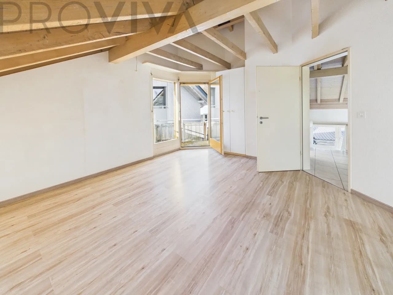 Charmantes Haus mit grossem Garten und Weitsicht ins Grüne