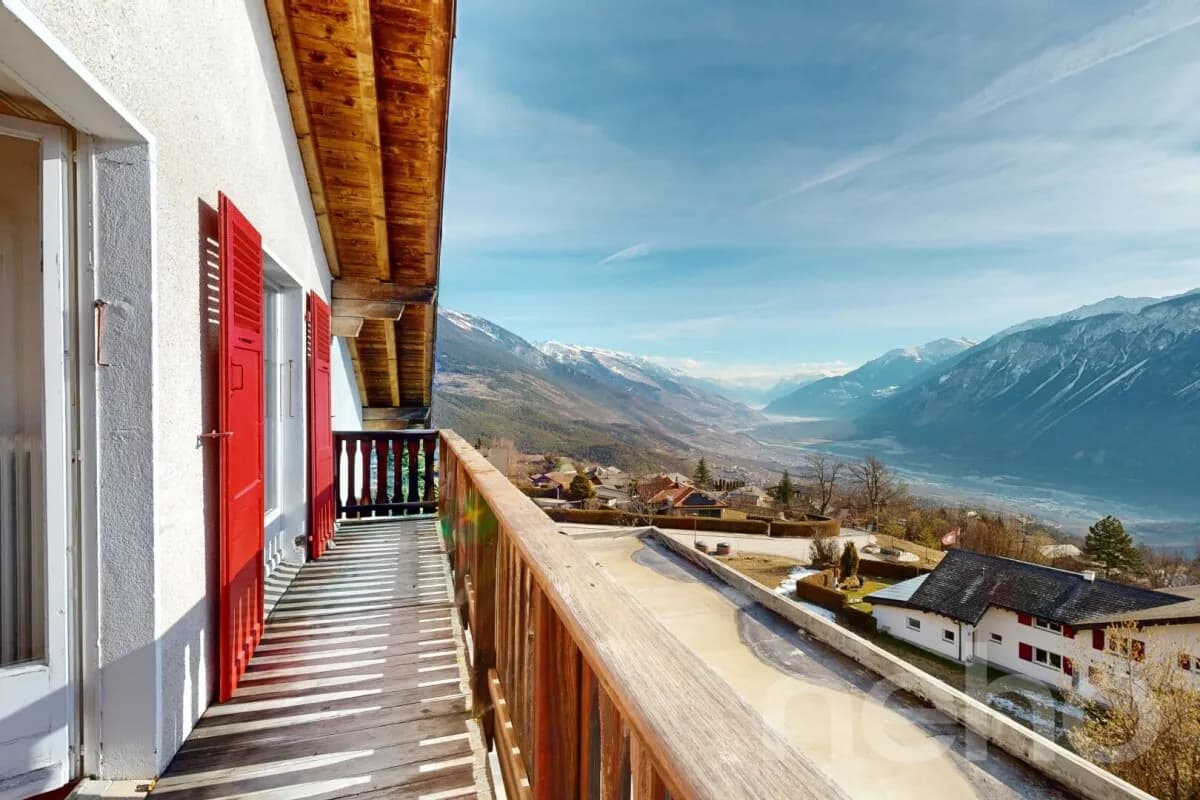 Immeuble vue sud ? Fort potentiel à Mollens