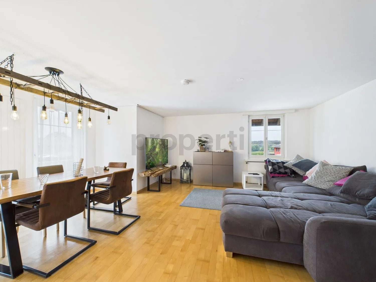 Wunderschönes 5.5-Zimmer Einfamilienhaus mit Scheune in Hefenhofen