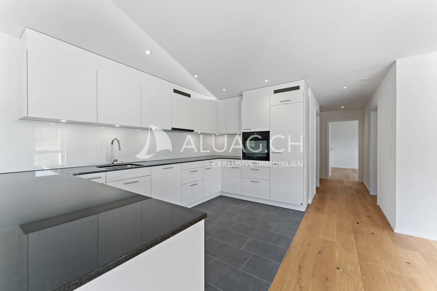 NEUBAUTRAUM 4.5 ZIMMER IM HERZEN DER NATUR