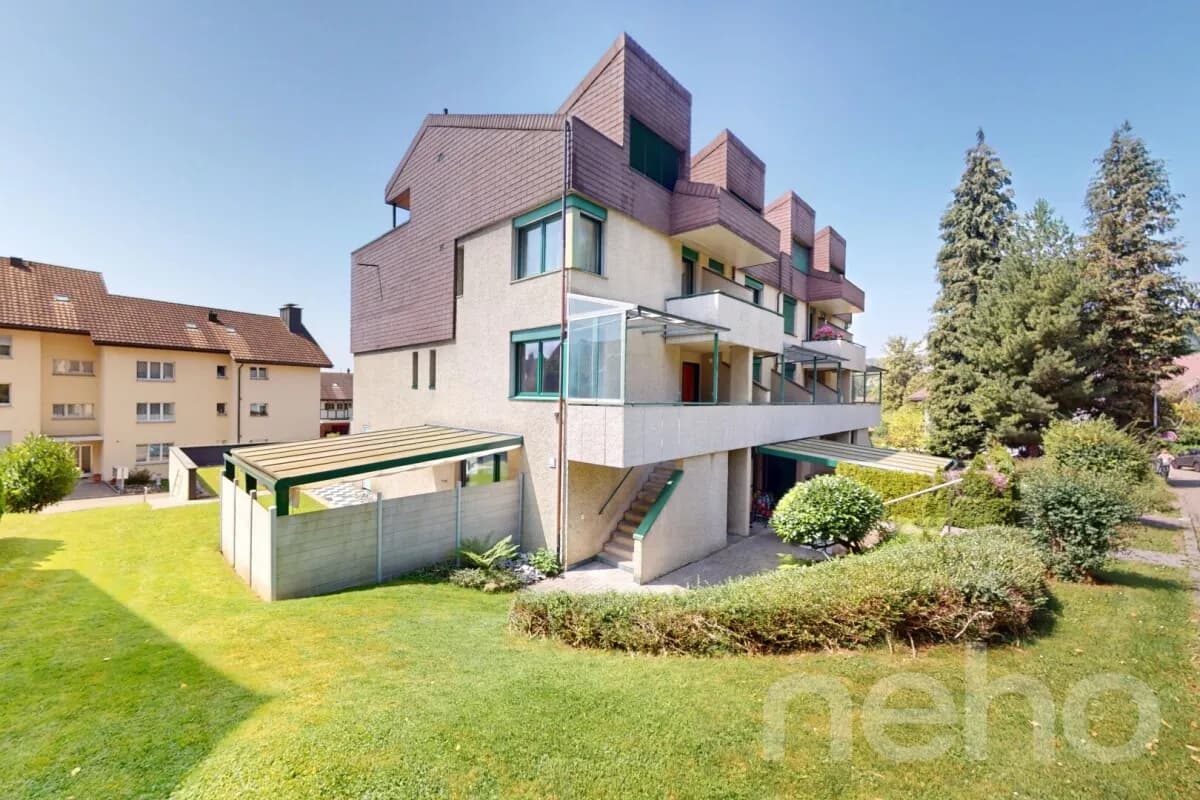 Moderne und renovierte Maisonette-Wohnung mit Gartensitzplatz