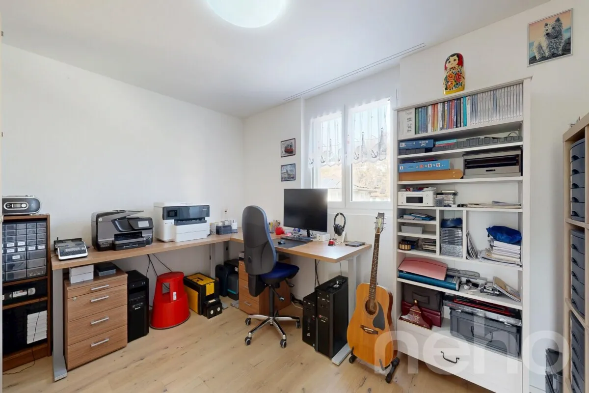 Neuwertige 4.5-Zimmer-Wohnung mit Südwestbalkon