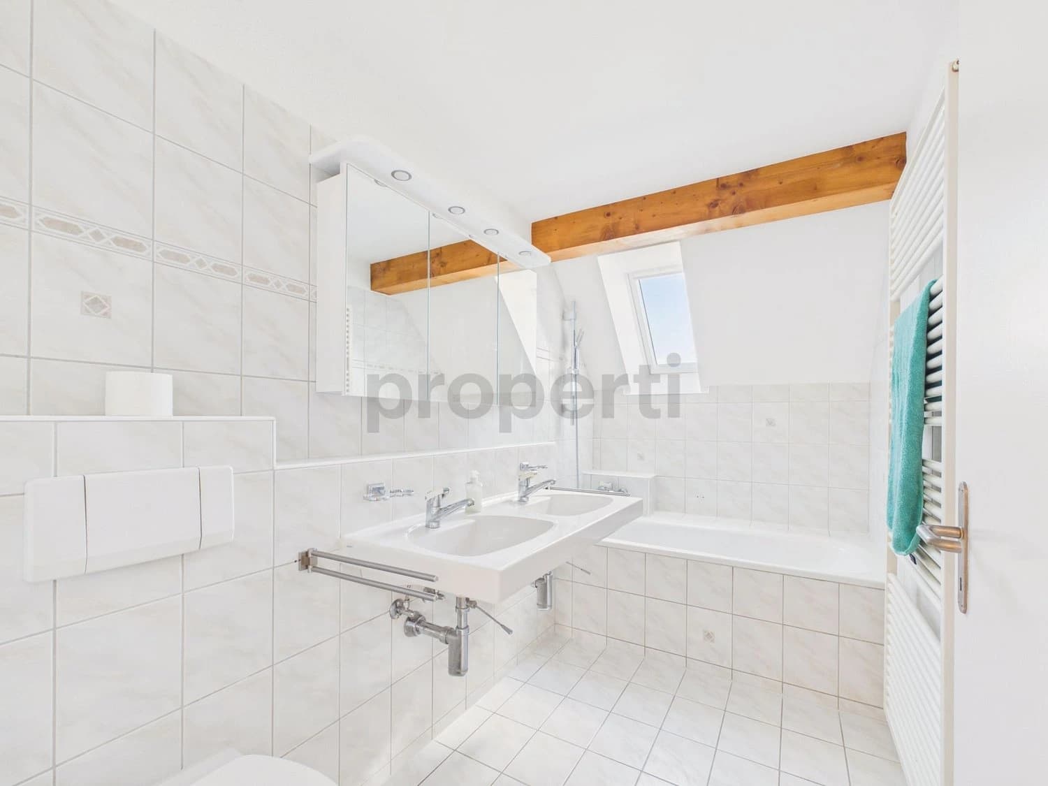 Charmante 4-Zimmer-Maisonette-Wohnung mit Dachgeschoss-Charme in Feuerthalen