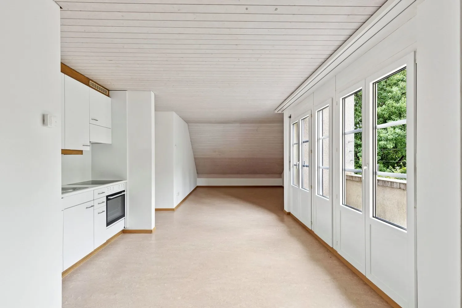 Für Dachwohnungen-Liebhaber! *Mieten ohne Kaution*