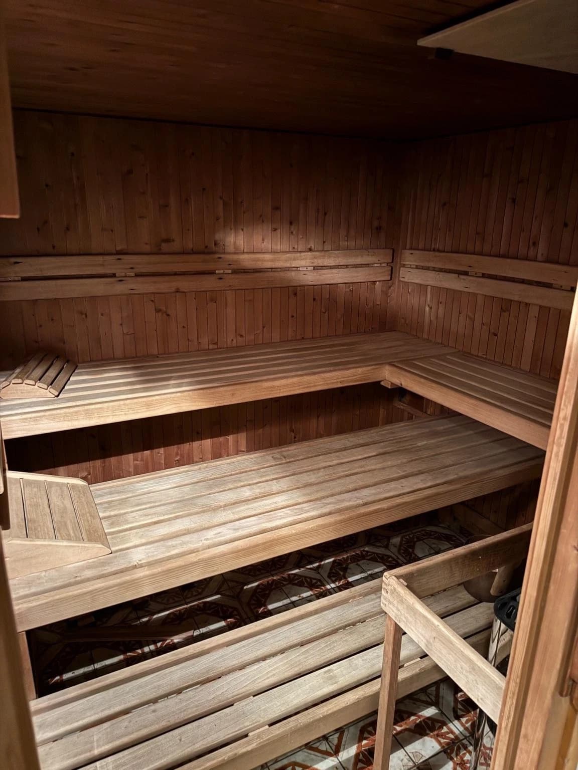 Sauna mit Solarium an der Austrasse in Basel zu vermieten