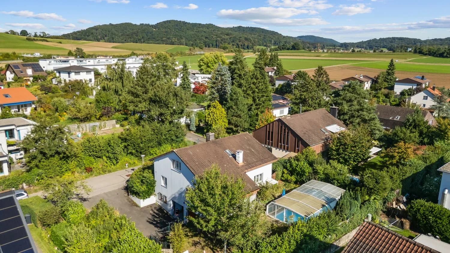 Attraktives 7.5 Einfamilienhaus mit grossem Grundstück mit Neubaupotential