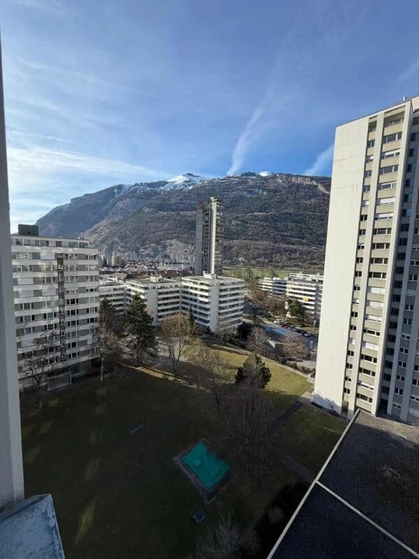 Schöne, helle 4-Zimmer-Wohnung mit Balkon & Bergsicht an zentraler Lage in Chur