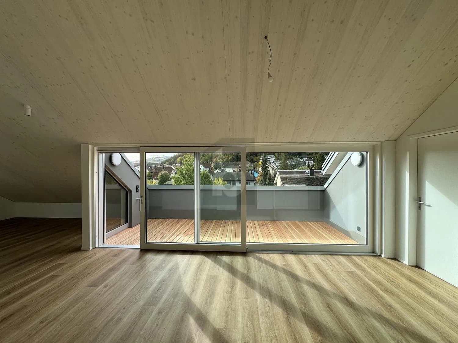 WEITSICHT MIT MODERNEM EIGENTUMSSTANDARD!