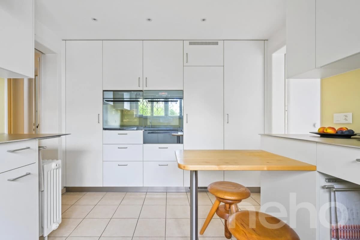 Landhausvilla mit viel Raum: wohnen, arbeiten und geniessen nahe Basel