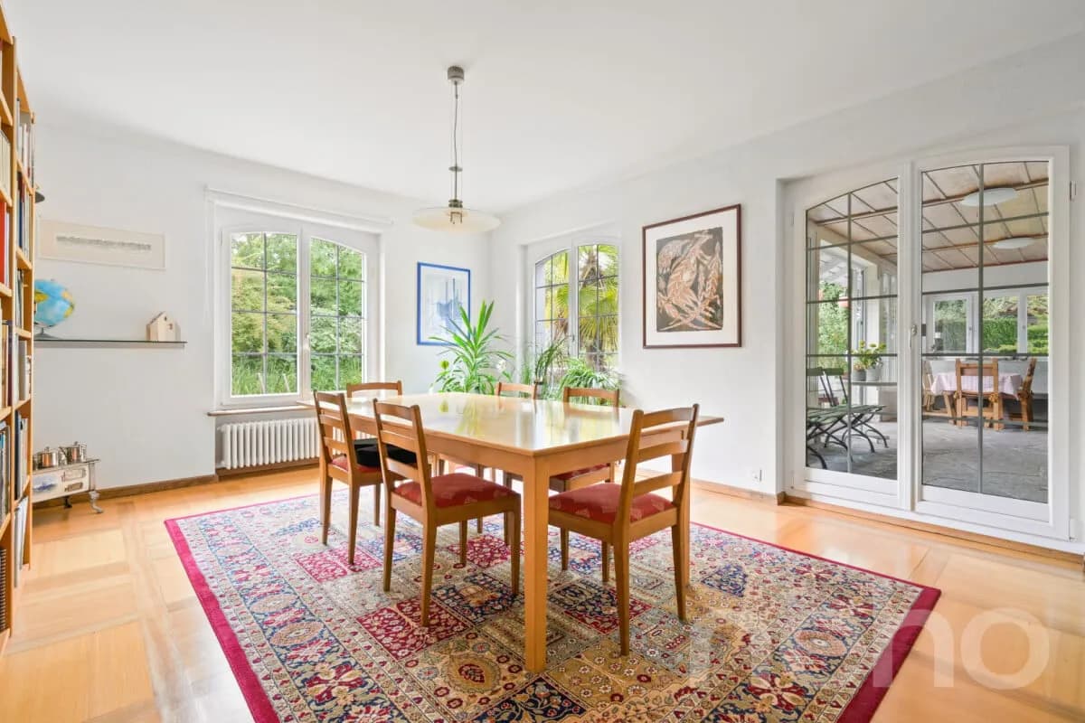 Landhausvilla mit viel Raum: wohnen, arbeiten und geniessen nahe Basel