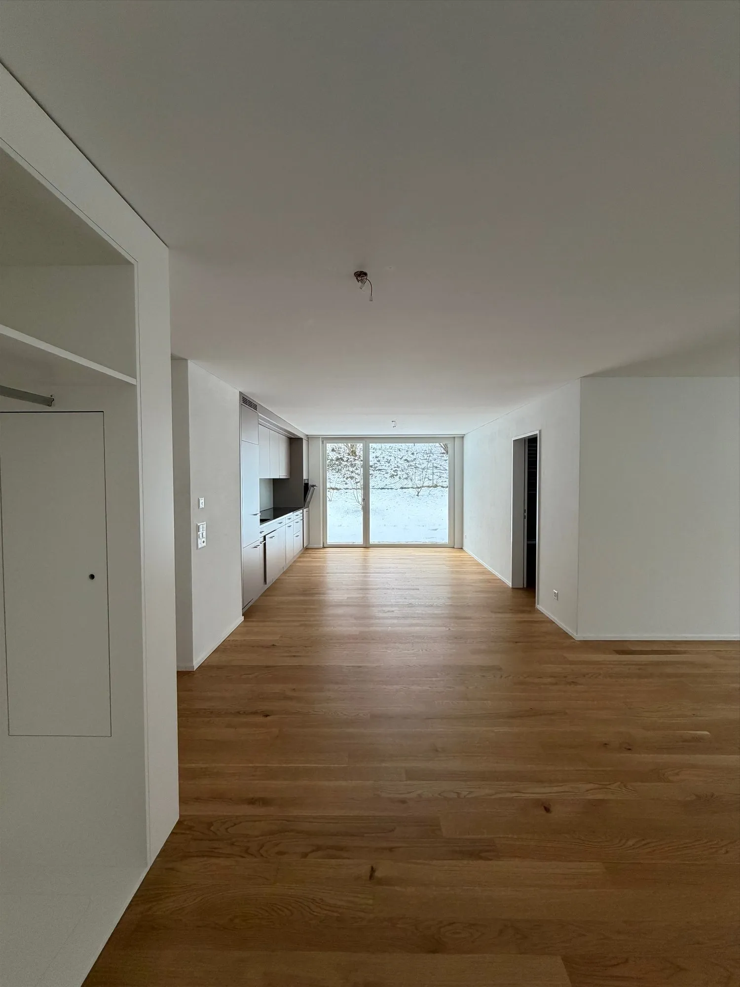 Helle 3.5 Zimmer Wohnung an zentraler Lage  per sofort verfügbar