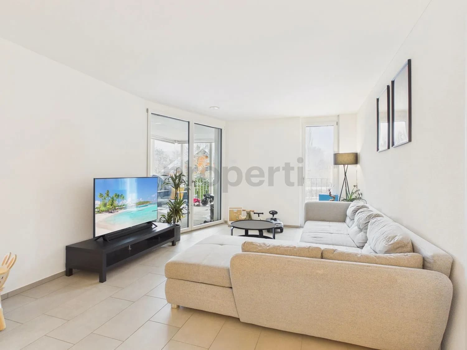 Moderne 3.5-Zimmer-Wohnung mit Balkon, Frick