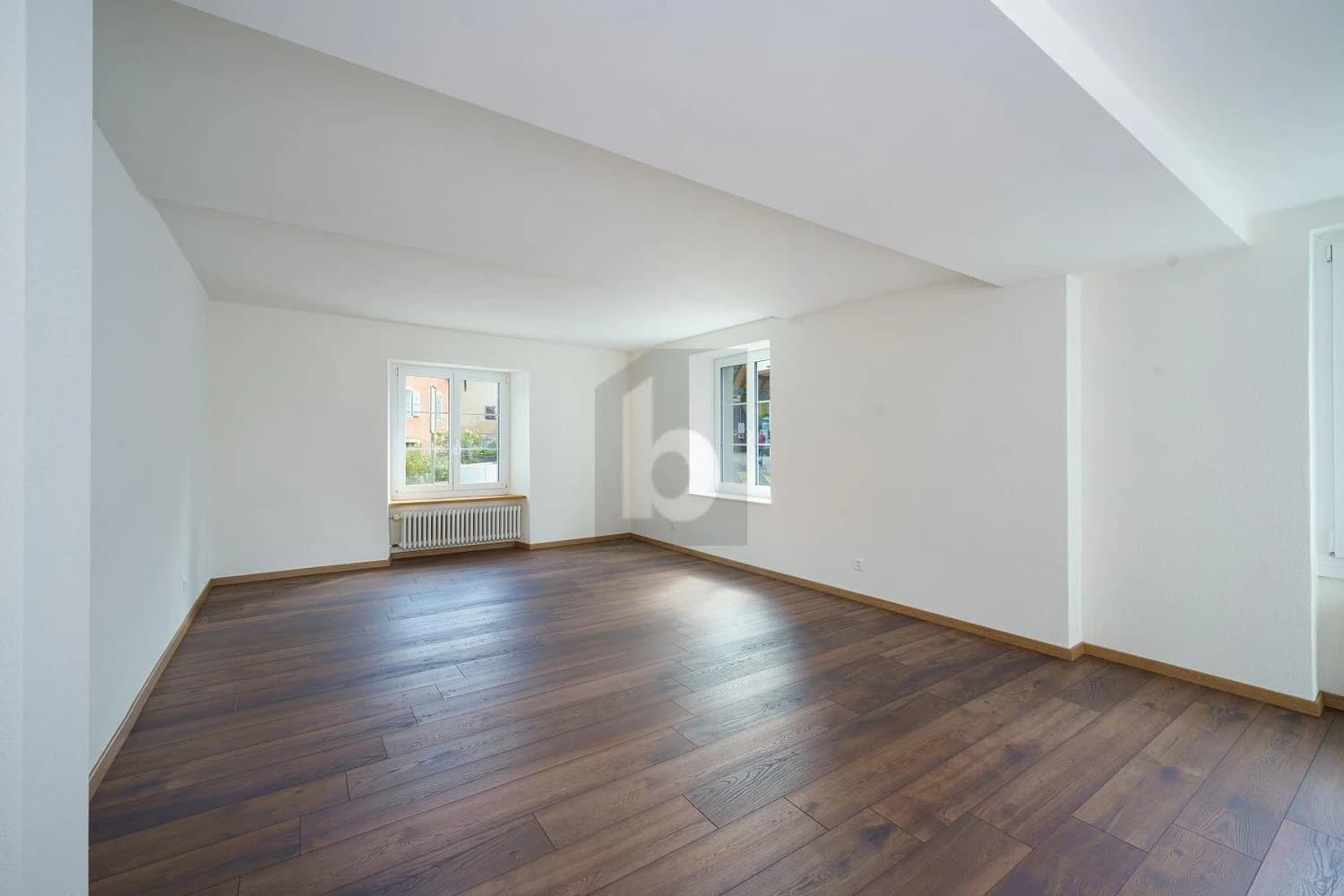 FRISCH RENOVIERT, ZENTRAL & GERÄUMIG